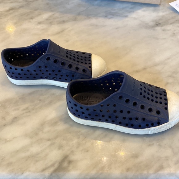 Toddler Native shoes size 7 - Picture 6 of 6